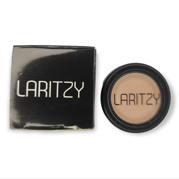 Laritzy Single Eyeshadow in Cream Dust - Picture 2 of 10